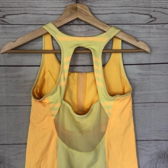 Lululemon Run: Pace Tank in Mellow Neon Yellow Stripe Open Back - Picture 4 of 5
